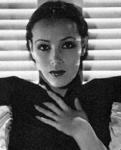 Dolores del Rio who stars in Wonder Bar